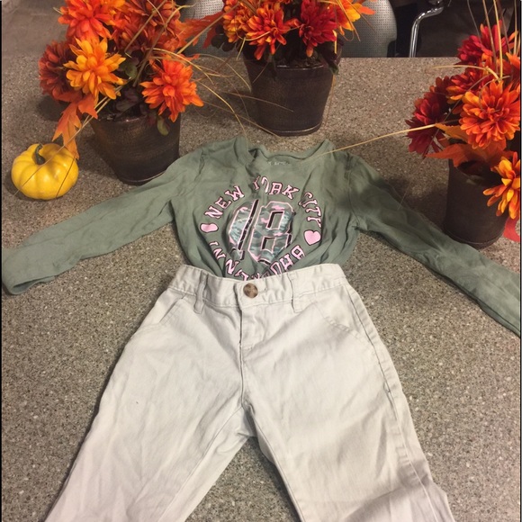 Set - Picture 2 of 4